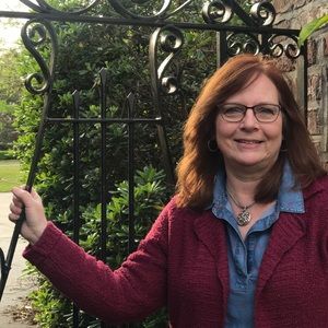 Meet your Posher, Laura